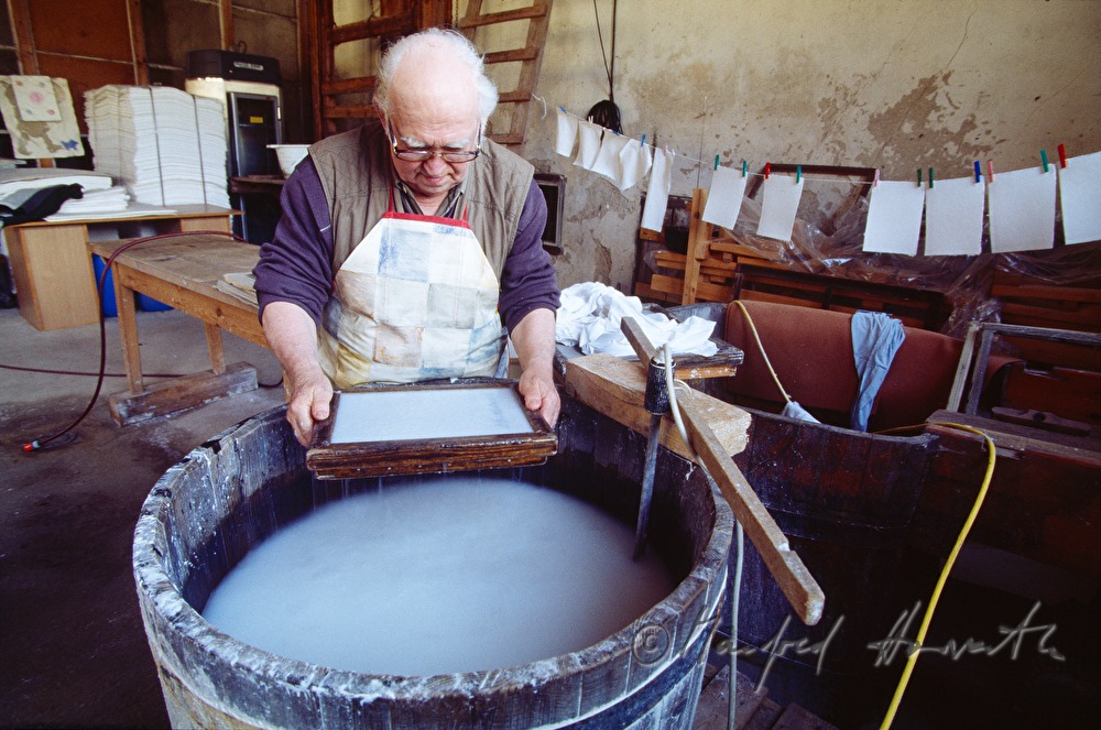 making of deckle-edge paper