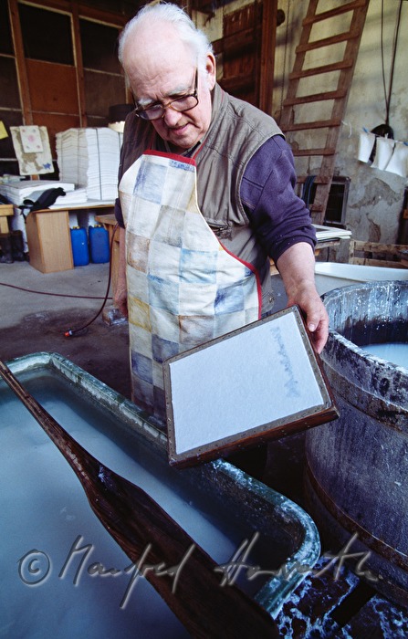 making of deckle-edge paper