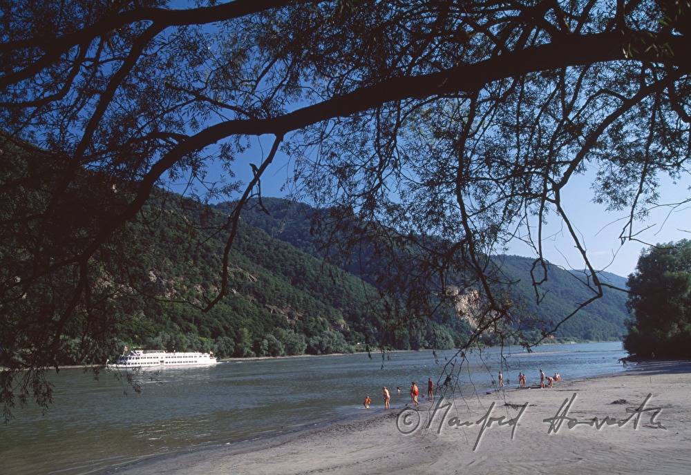 Dabube River Bath and visitors on the beach