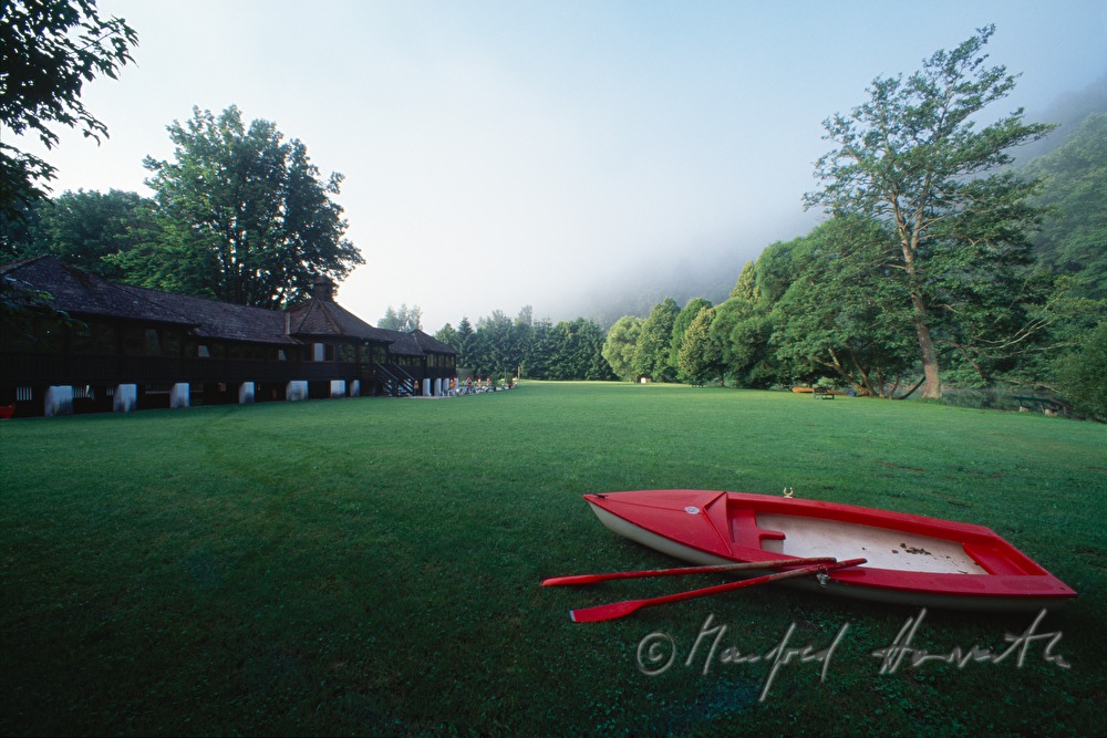Kneippbad - bath house and rowingboat