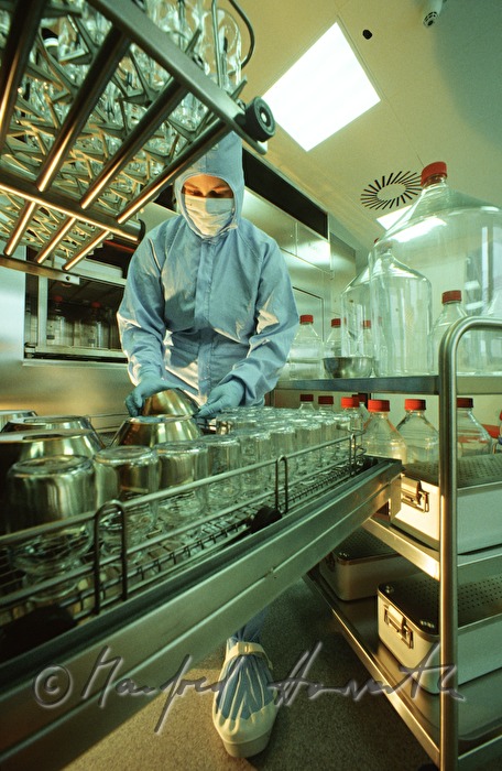 sterile biotechnology labor, sterilization