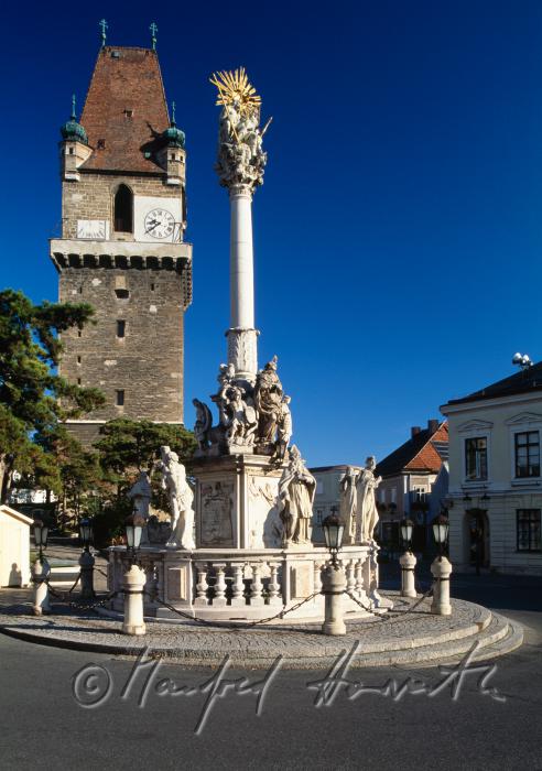 Burg Perchtoldsdorf and Trinity Column