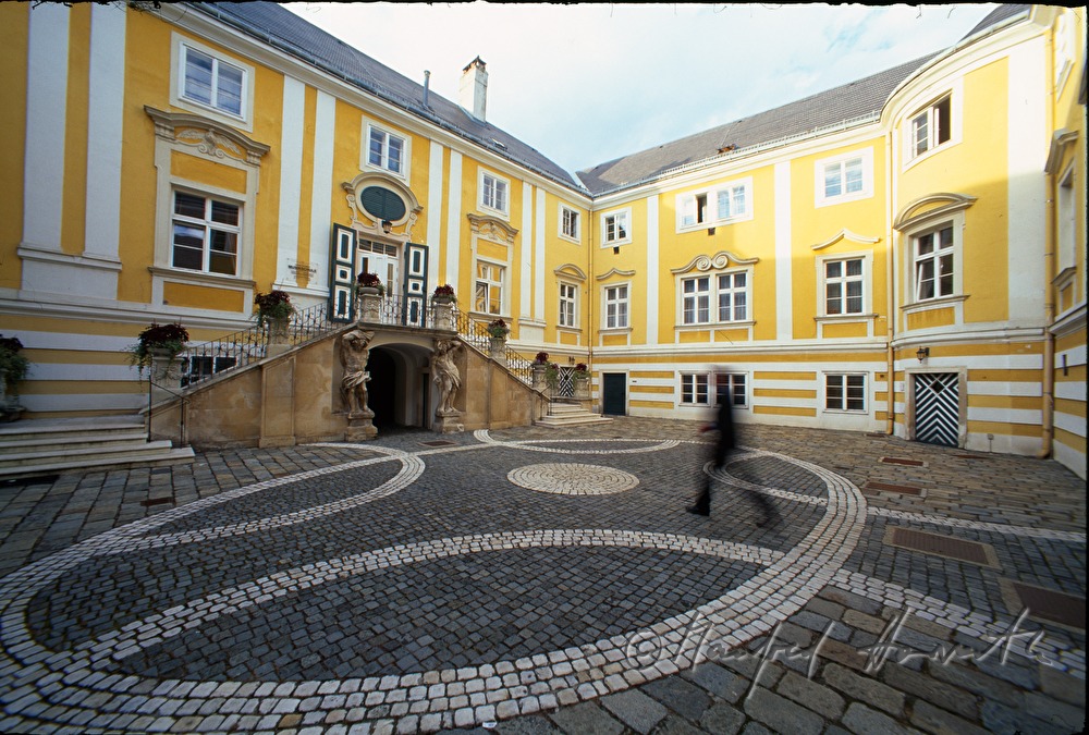 inner courtyard of the Knappenhof