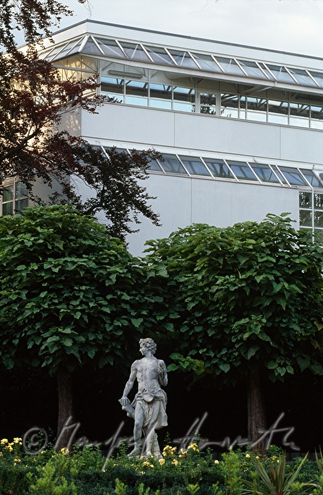 baroque garden sculpture in the Zellpark