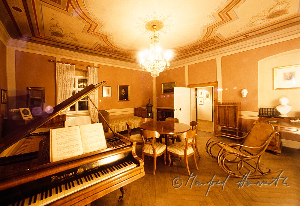 Hugo-Wolf-Museum, view into the work room