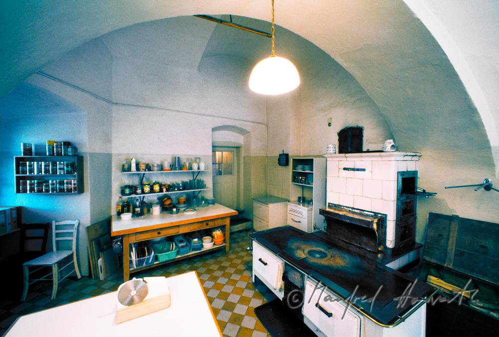 kitchen and oven in the arch