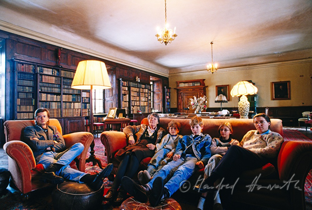 family Alexander Berger-Almásy in the library