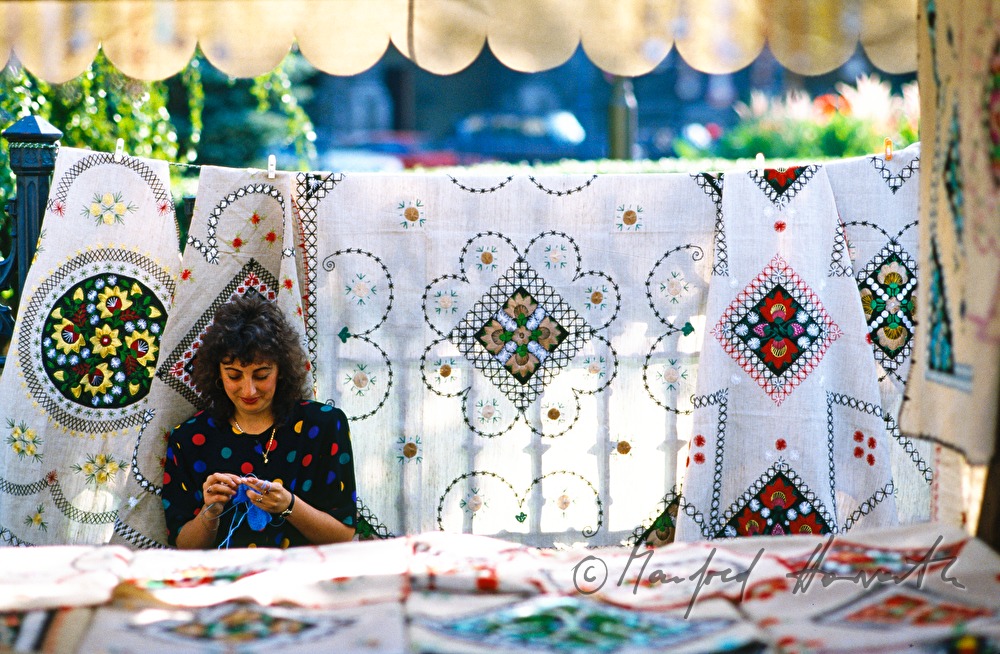 vendor shop  for folk art
