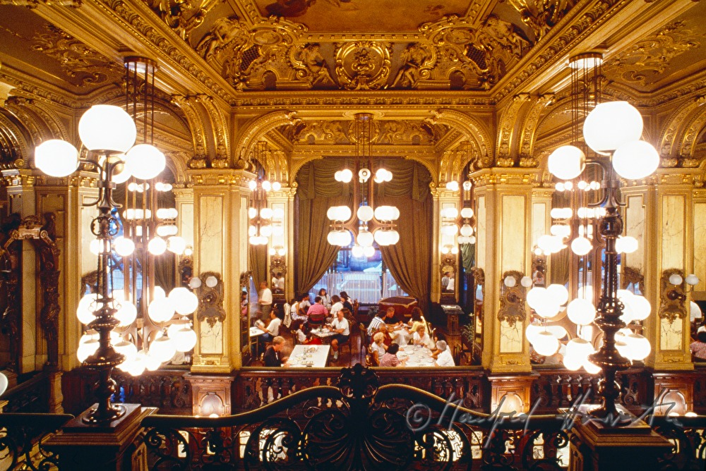 Café New York (former Café Hungaria)
