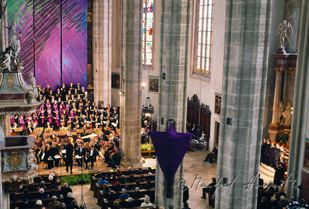 Othmar Church, Easter mass