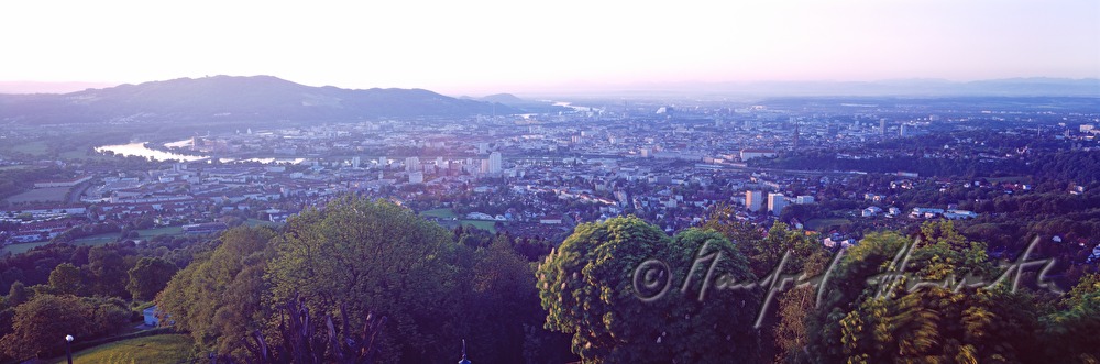 View from Pöstlingberg towards the city of Linz