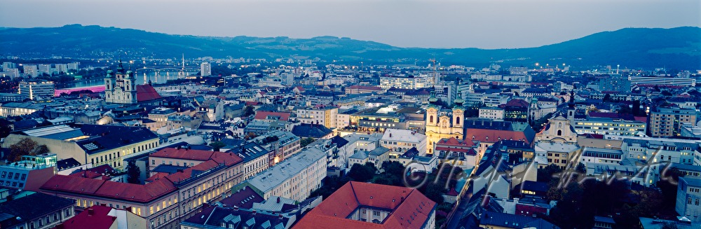 view from cathedral to inner city