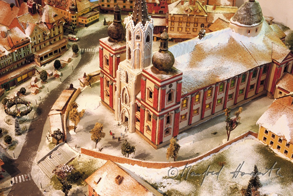 gingerbread model of the Basilica of Mariazell
