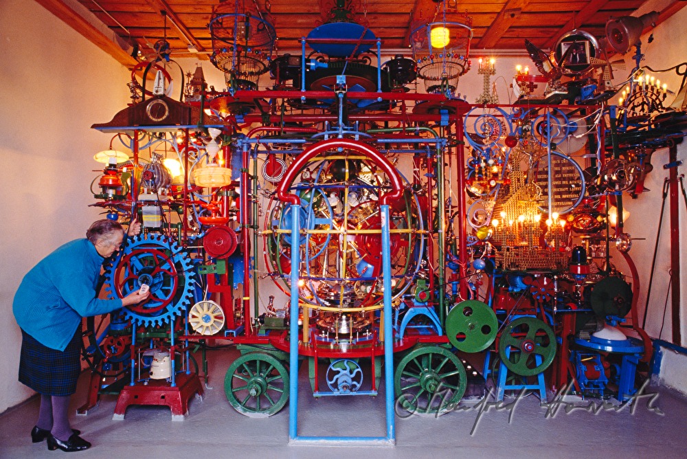 Gsellmanns Weltmaschine, maintanance works