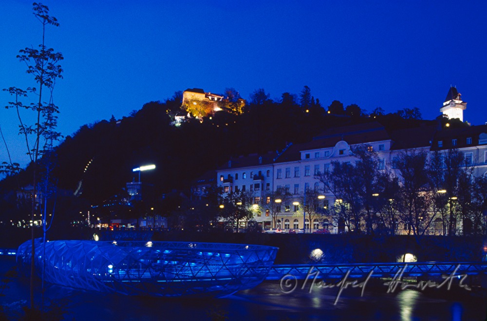 Schlossberg (castle mountain) and Murinsel