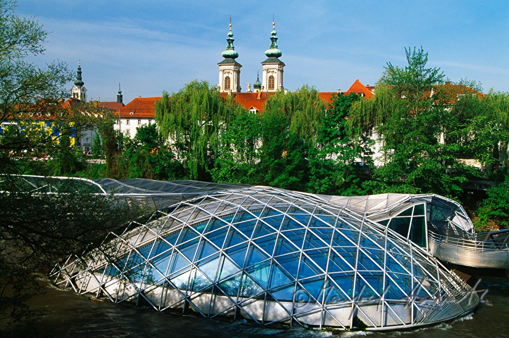 Murinsel, Minoritenkloster and Mariahilfkirche