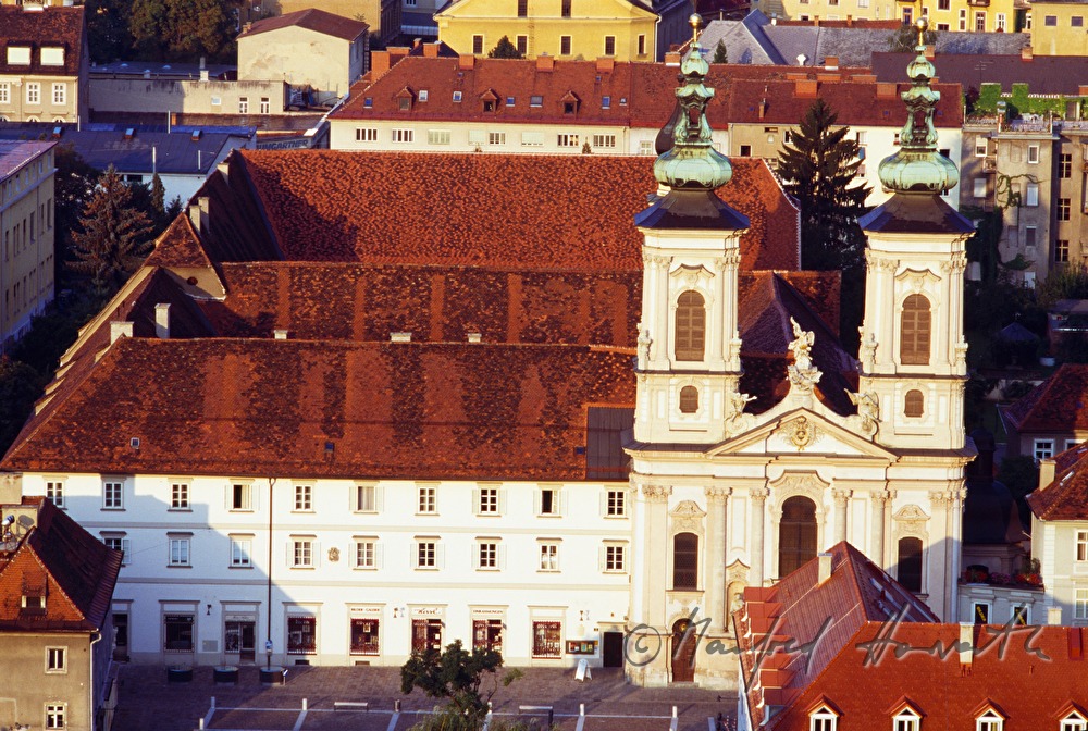 Mariahilferkirche and Minoritenkloster