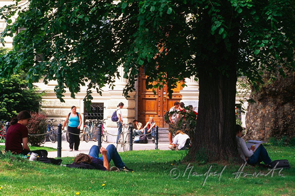 students reading books