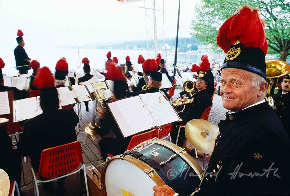 folk music band in Velden