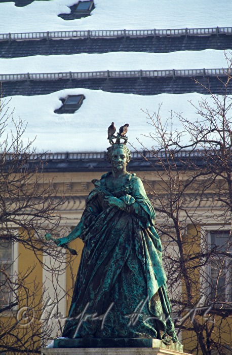 Maria-Theresia-Denkmal (monument)