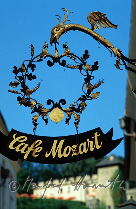 sign for cafe Mozart
