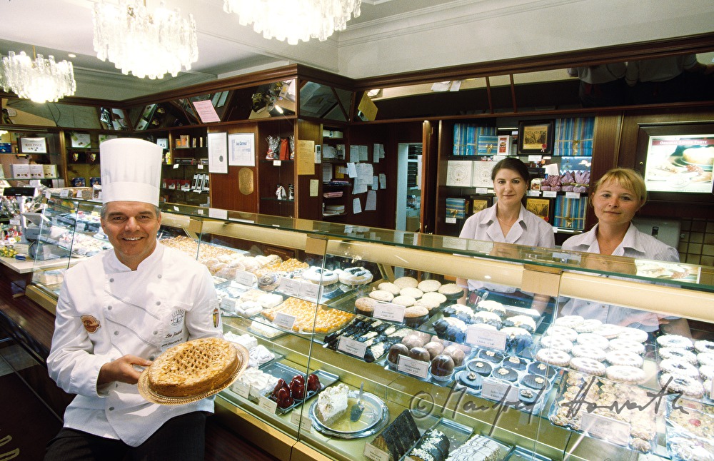 Chef Confectioner and Original Linzertorte