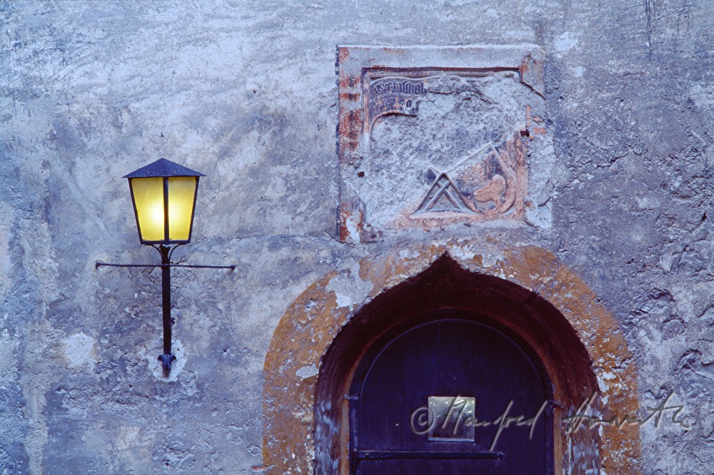 detail of a facade in the courtyard
