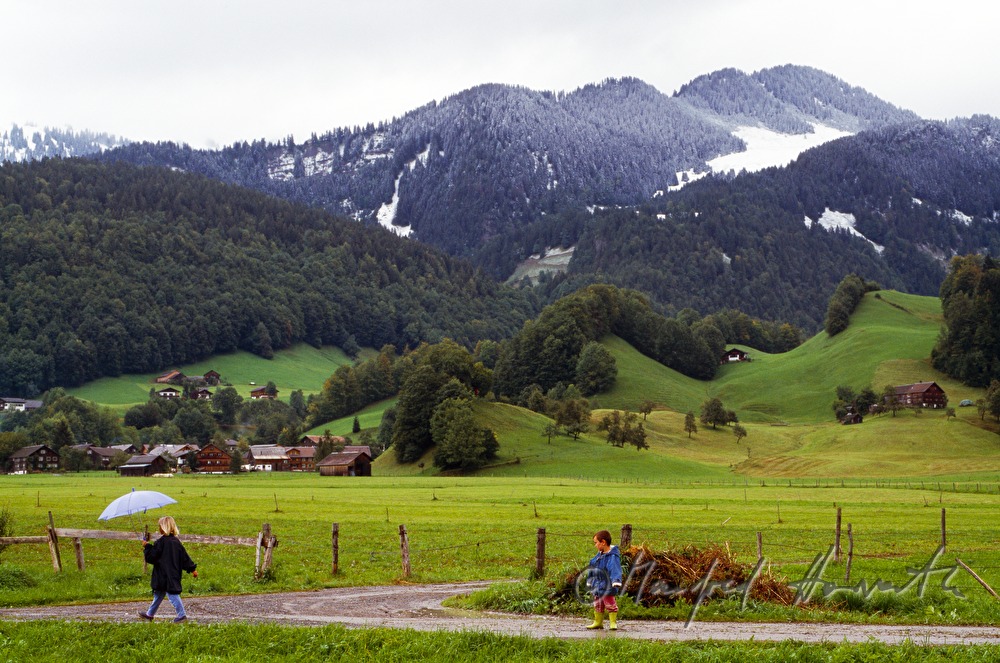children near the village of Hirschenau