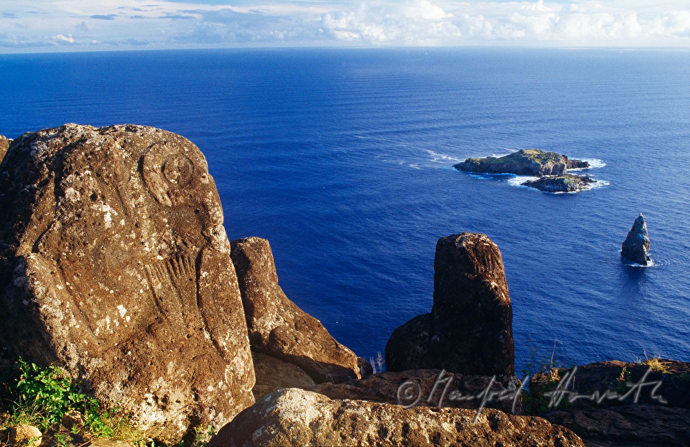 stones-culpture on Orongo Volcano