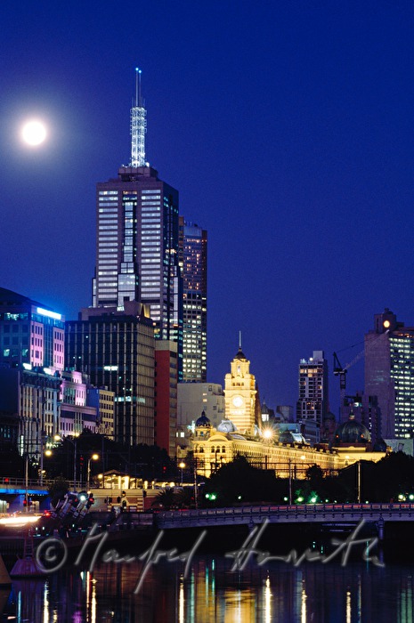cityline of city center from Southbank