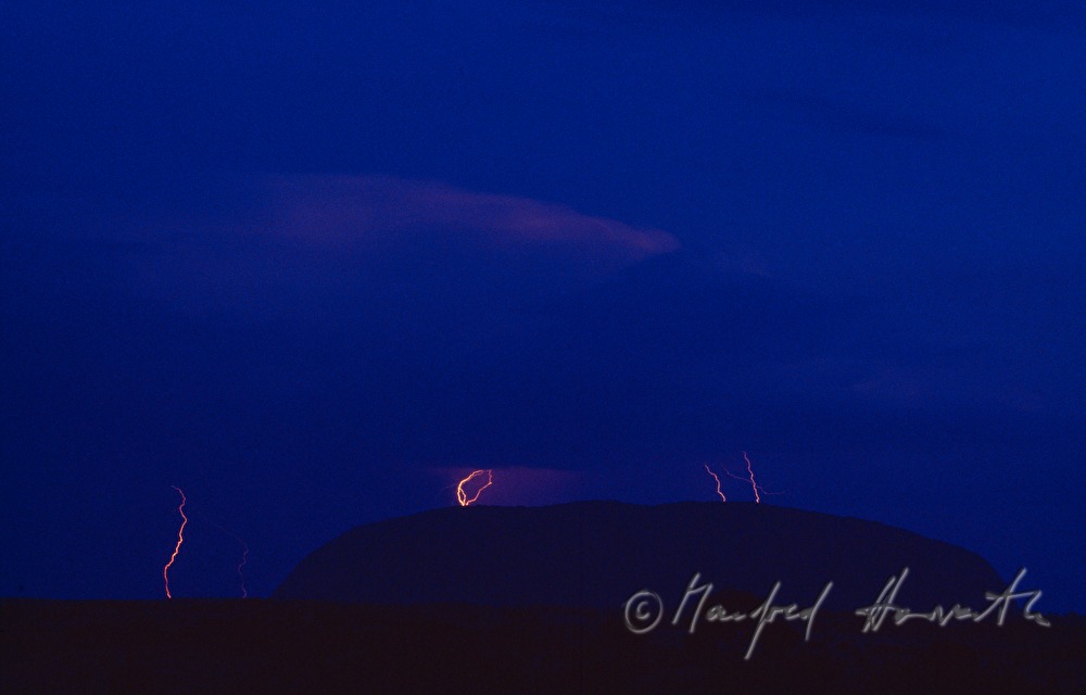 flashes going down on the rock