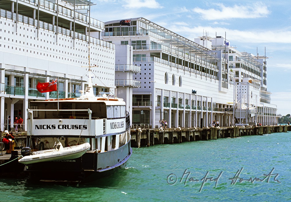 harbour with  Waterfront Appartments and Hilton
