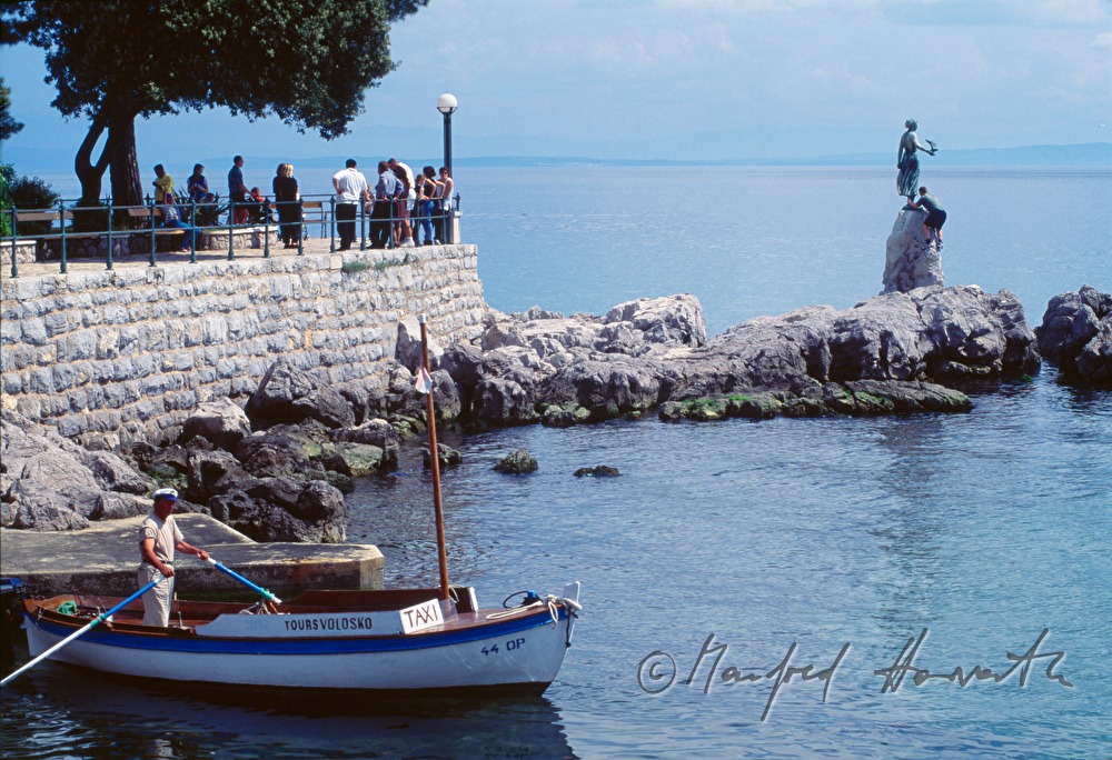 sculpture on the waterside promenade