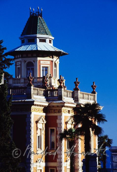 Villa Münz on the waterside promenade