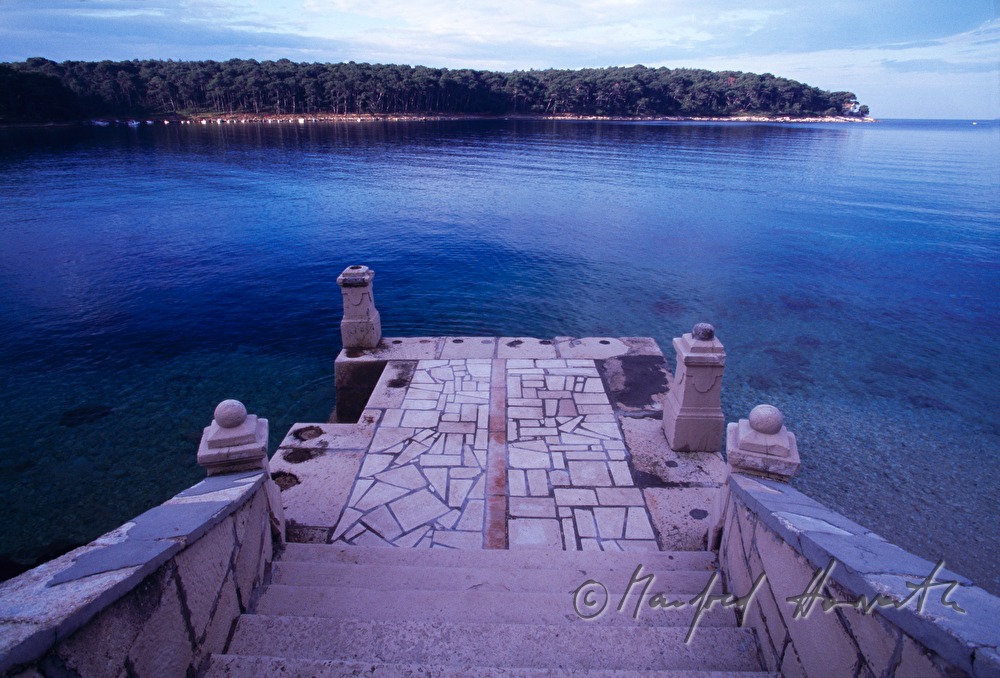 pontoon of Villa Schratt in the Čikat Bay