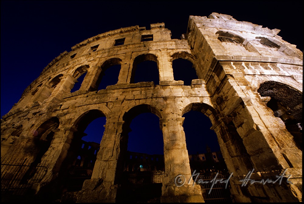 landmark: roman amphitheatre