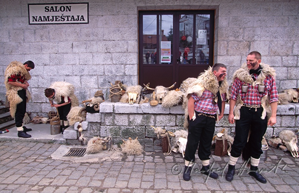 Men are dressing up as Perchts.