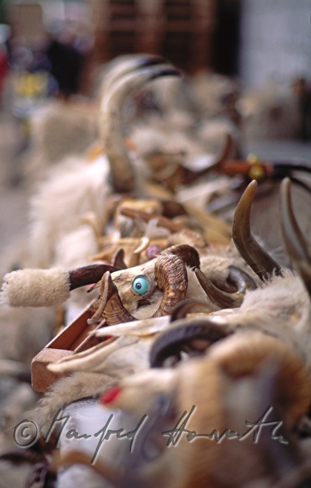 Horns as headgear of Perchts.