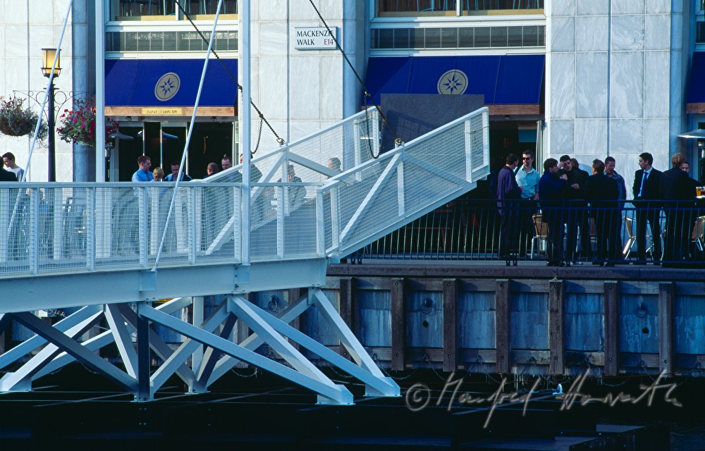 drawbridge on Canary Wharf