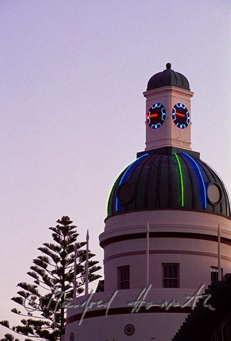 cupola of the A&B Bank in Art Deco Style