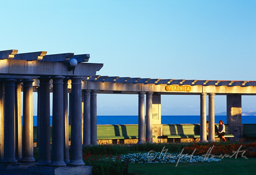 benches with seaview on the waterfront promenade