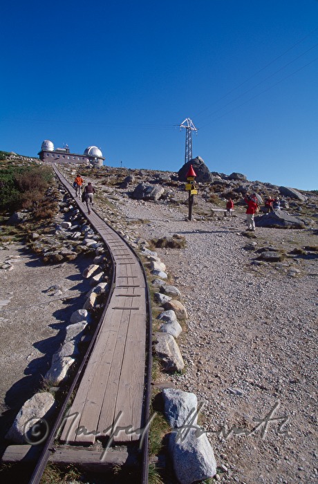 track from the cable car station to the observatory