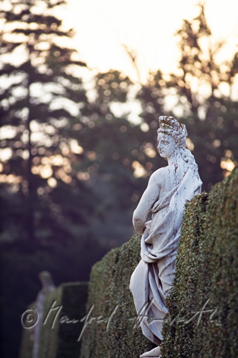 baroque garden sculpture