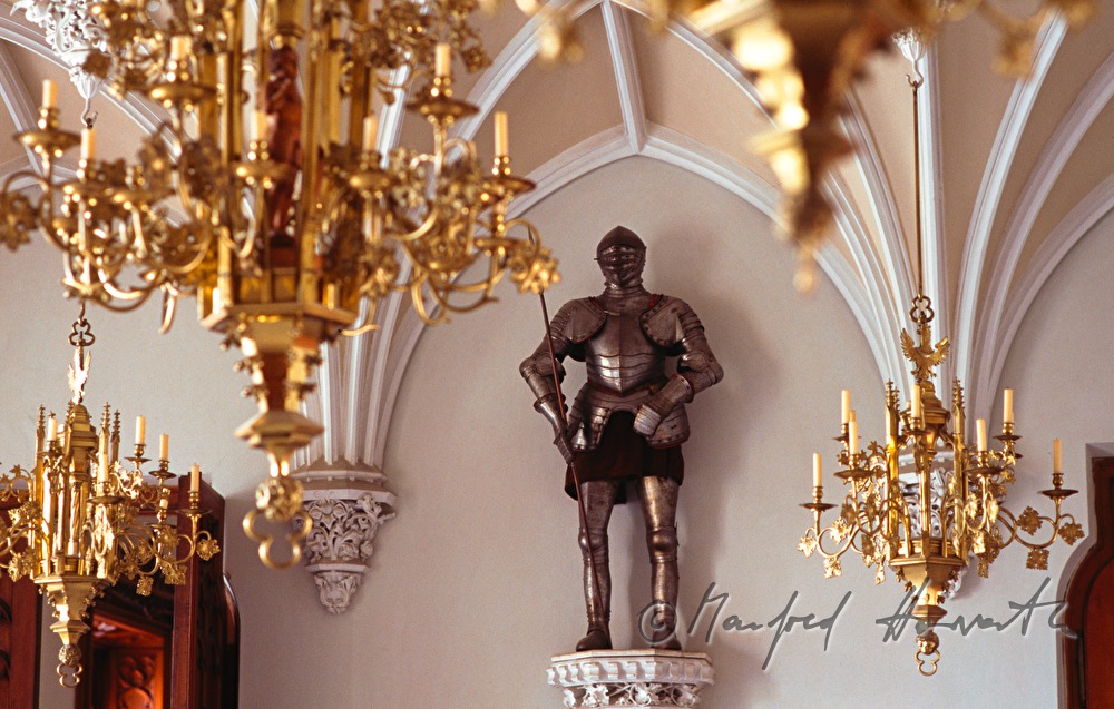 knight's armor in the knights hall