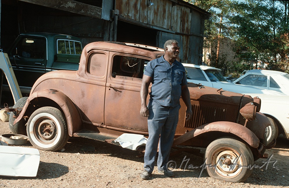 auto mechanic and oldtimer