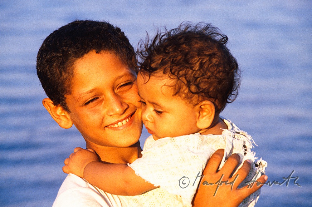 Bedouin-children on the beach