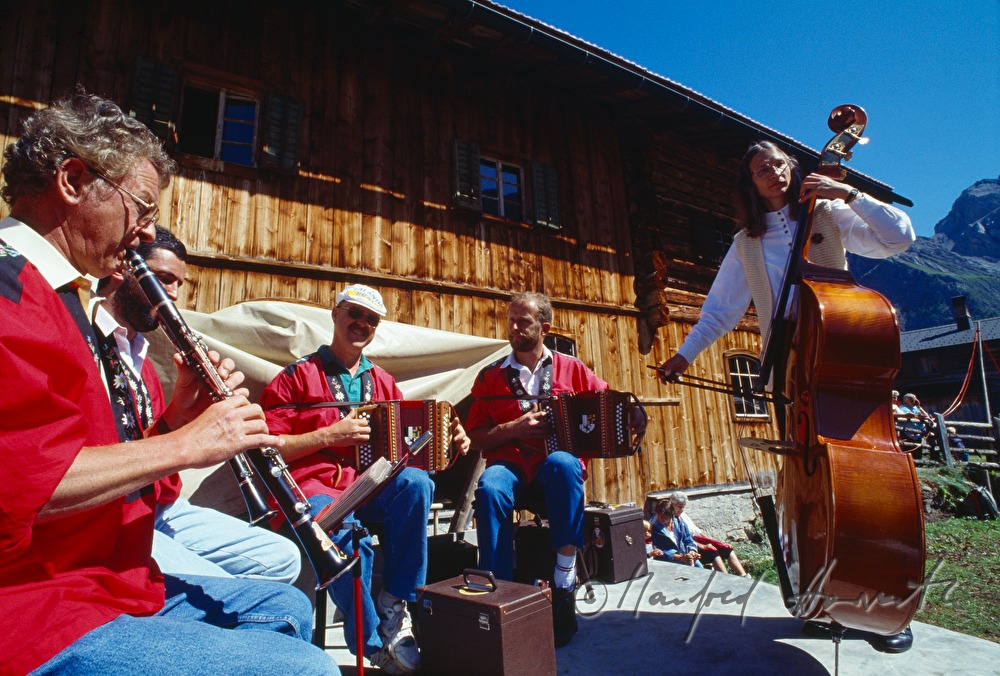 folk music band at the Swiss wrestling (