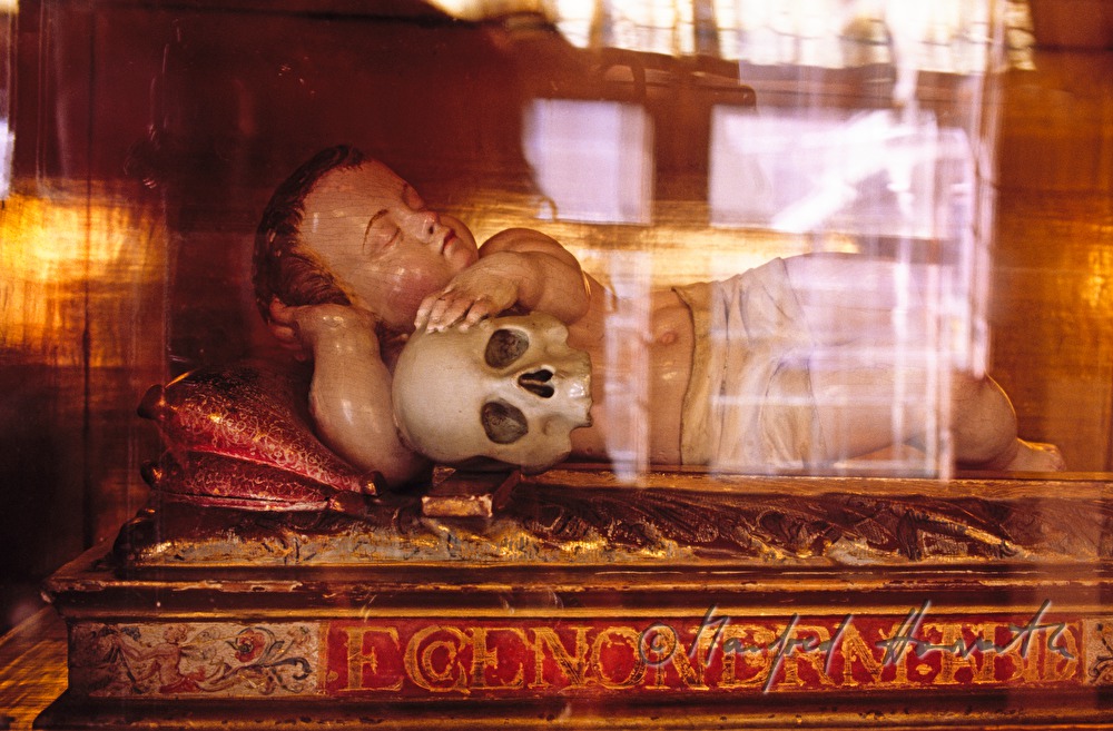 coffin with Memento mori in the museum