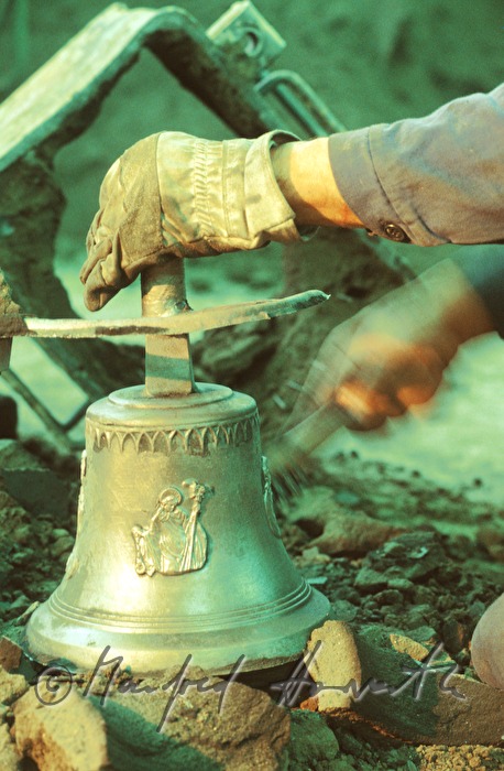 cleaning of a bell