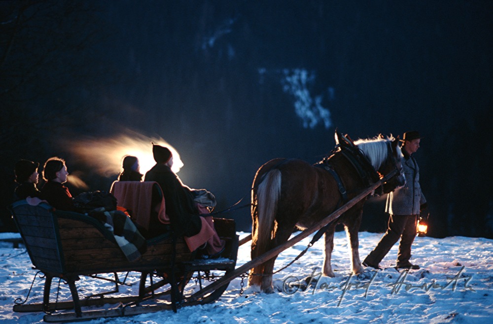 ride with  horse-drawn coach to the christmas matins